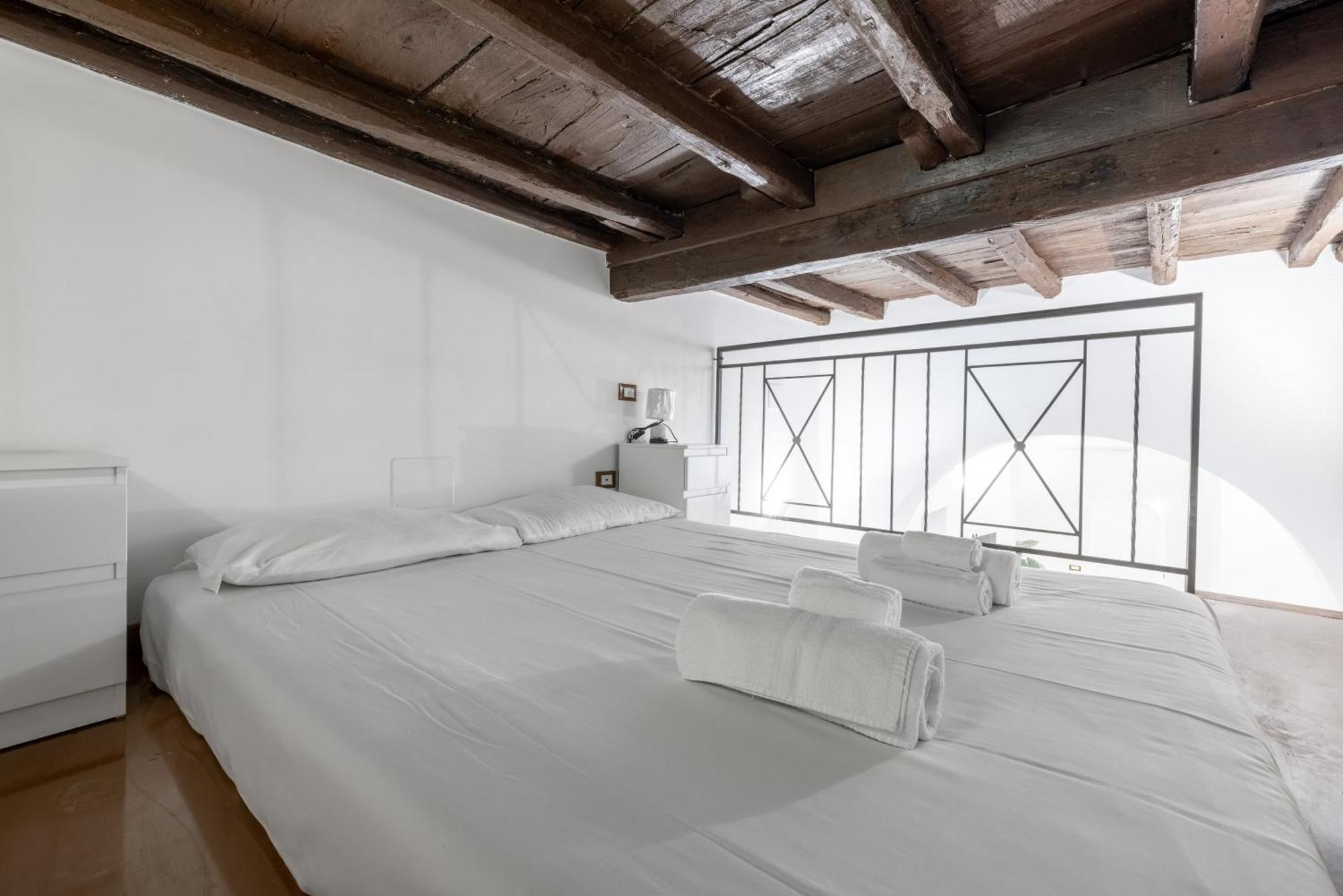 Lovely Studio Apartment - Capocci روما المظهر الخارجي الصورة